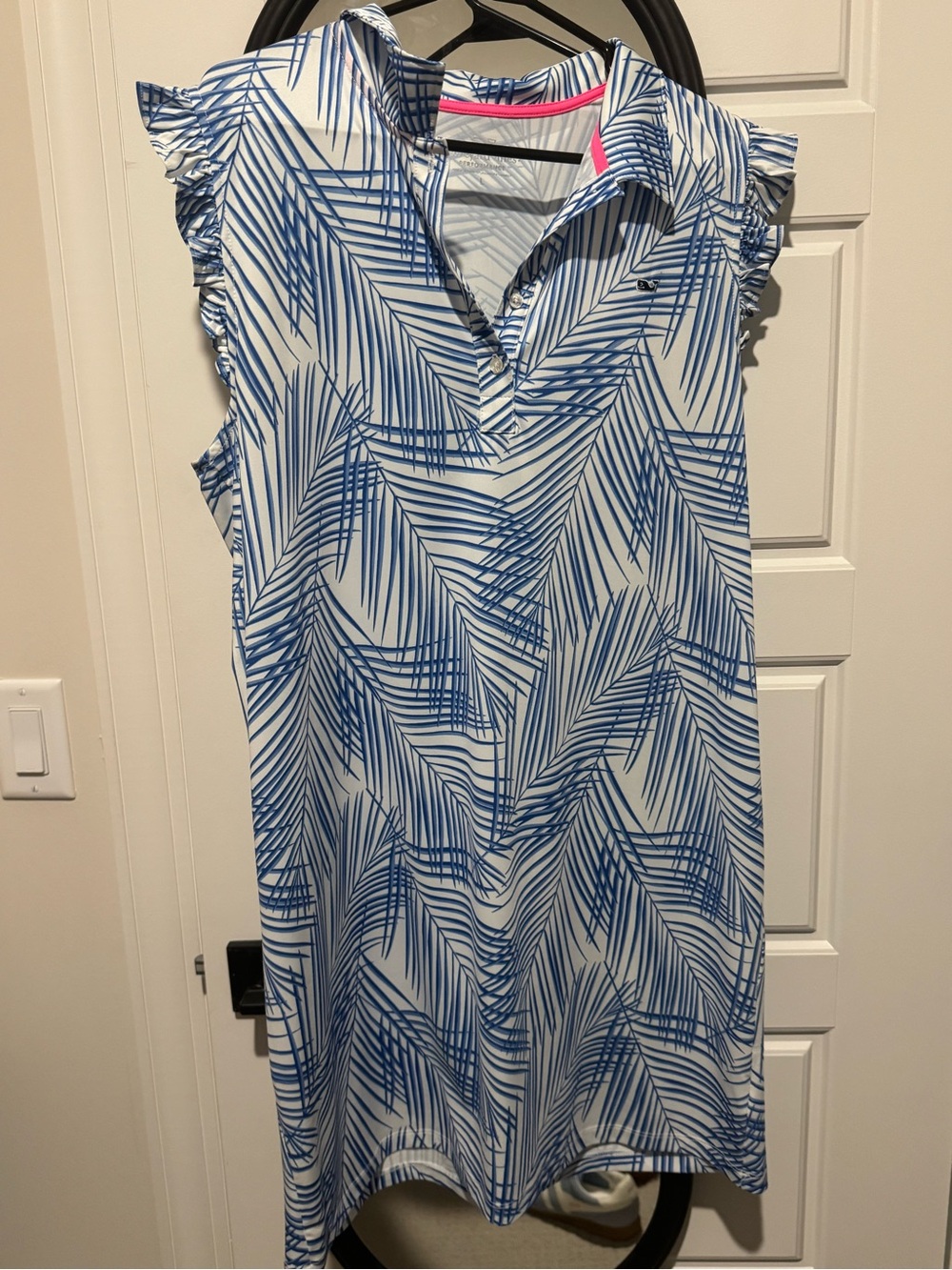 Vineyard Vines Blue Palm-Print Performance Top with Pink Trim